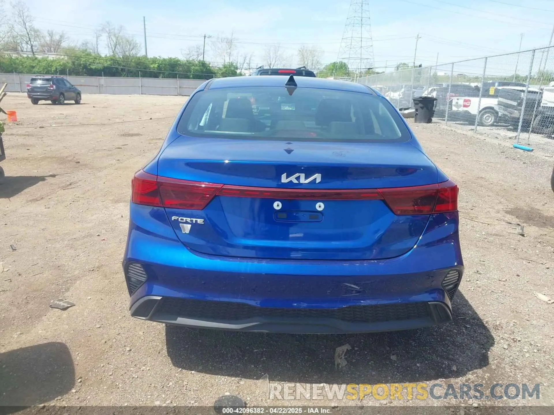16 fotografías del automóvil dañado 3KPF24ADXRE768523 KIA FORTE 2024