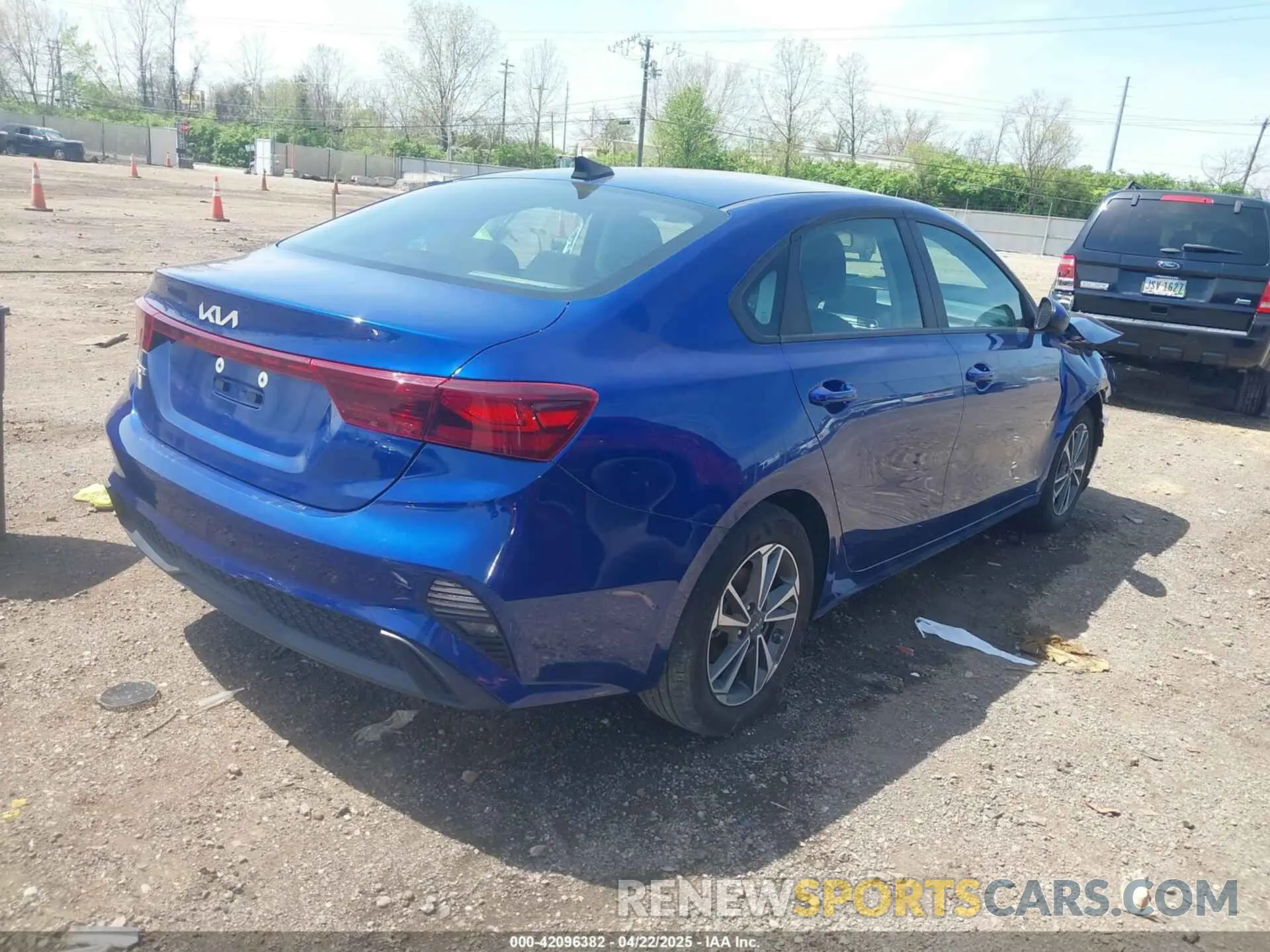 4 fotografías del automóvil dañado 3KPF24ADXRE768523 KIA FORTE 2024
