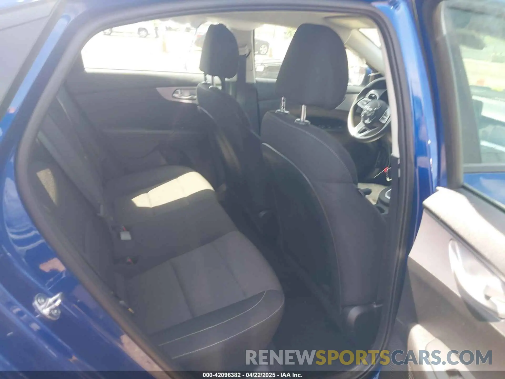 8 fotografías del automóvil dañado 3KPF24ADXRE768523 KIA FORTE 2024