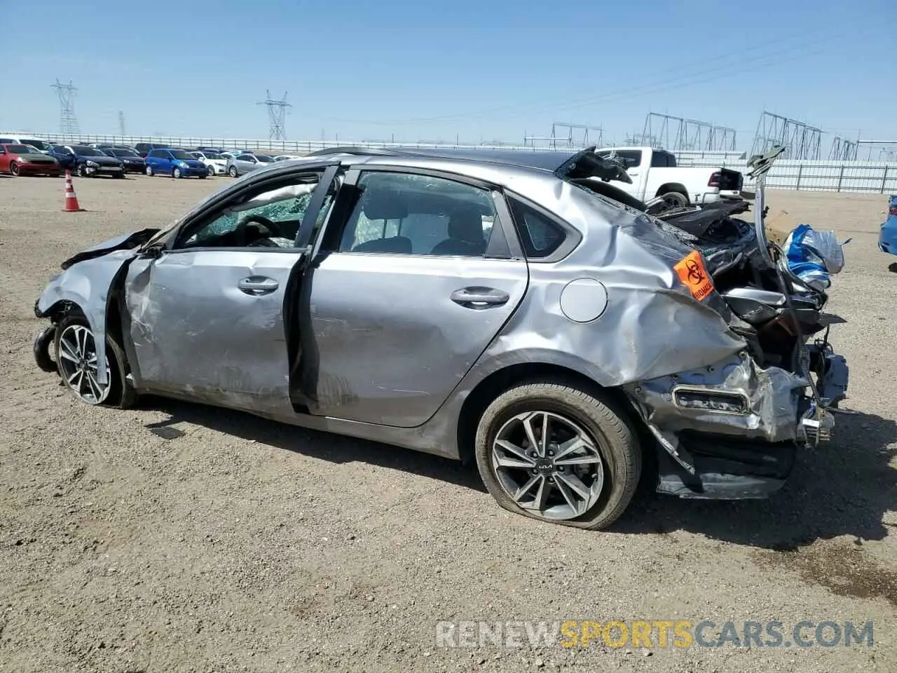 2 fotografías del automóvil dañado 3KPF24ADXRE785760 KIA FORTE 2024
