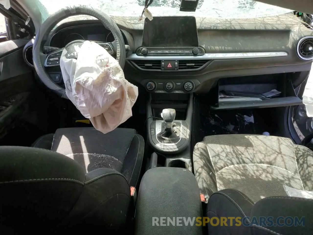 8 fotografías del automóvil dañado 3KPF24ADXRE785760 KIA FORTE 2024
