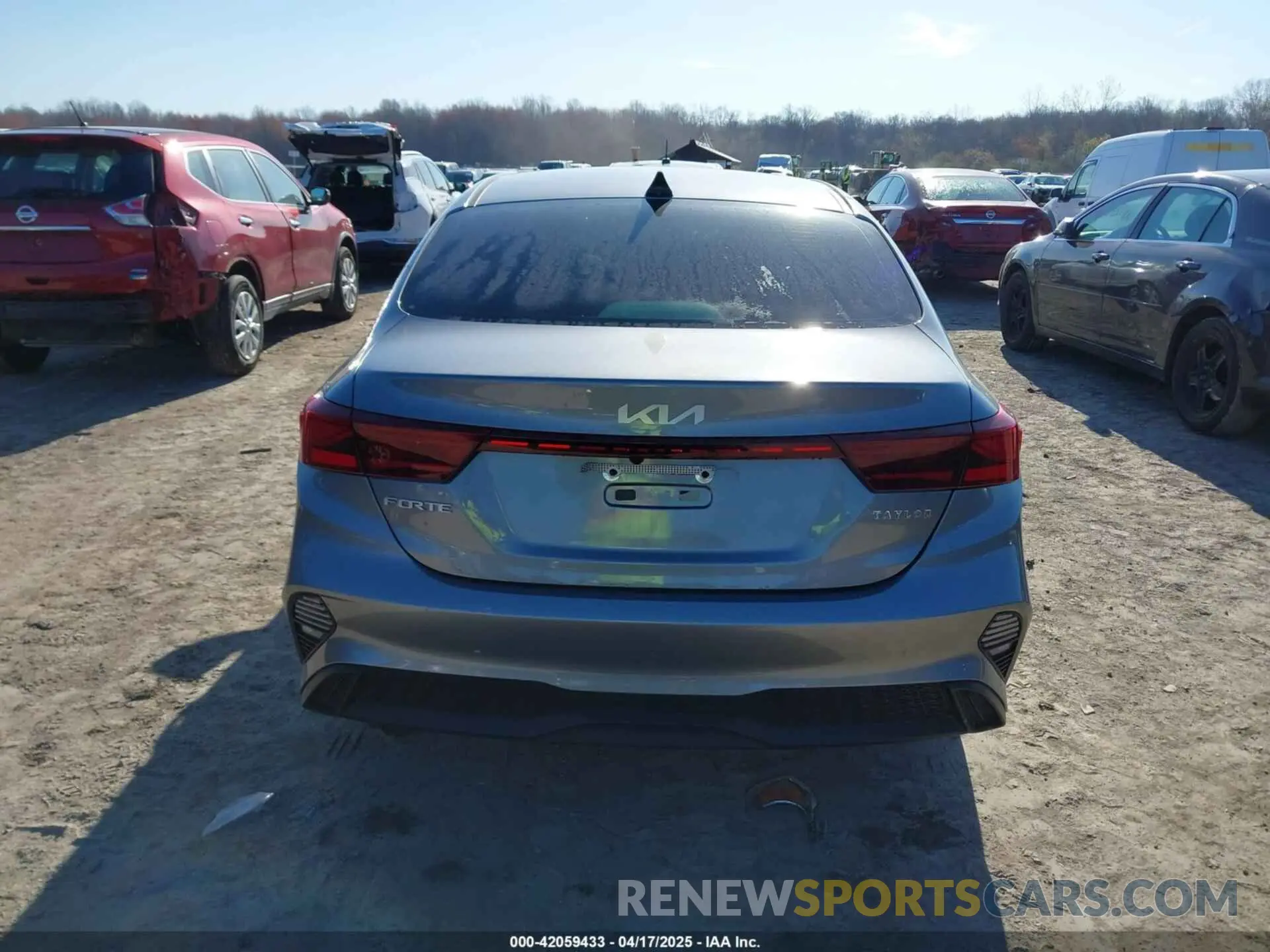 15 fotografías del automóvil dañado 3KPF24ADXRE802833 KIA FORTE 2024