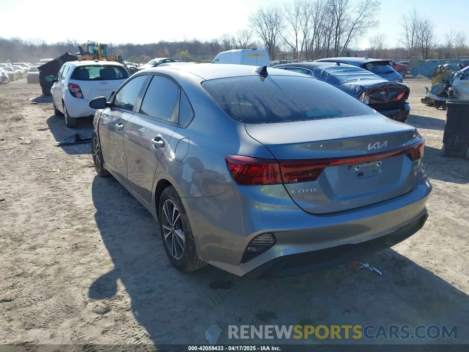 3 fotografías del automóvil dañado 3KPF24ADXRE802833 KIA FORTE 2024