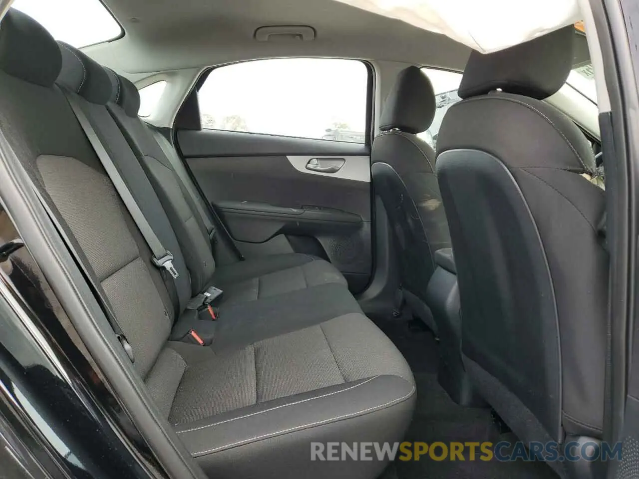 10 fotografías del automóvil dañado 3KPF24ADXRE807000 KIA FORTE 2024