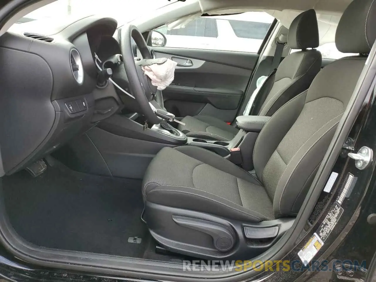 7 fotografías del automóvil dañado 3KPF24ADXRE807000 KIA FORTE 2024