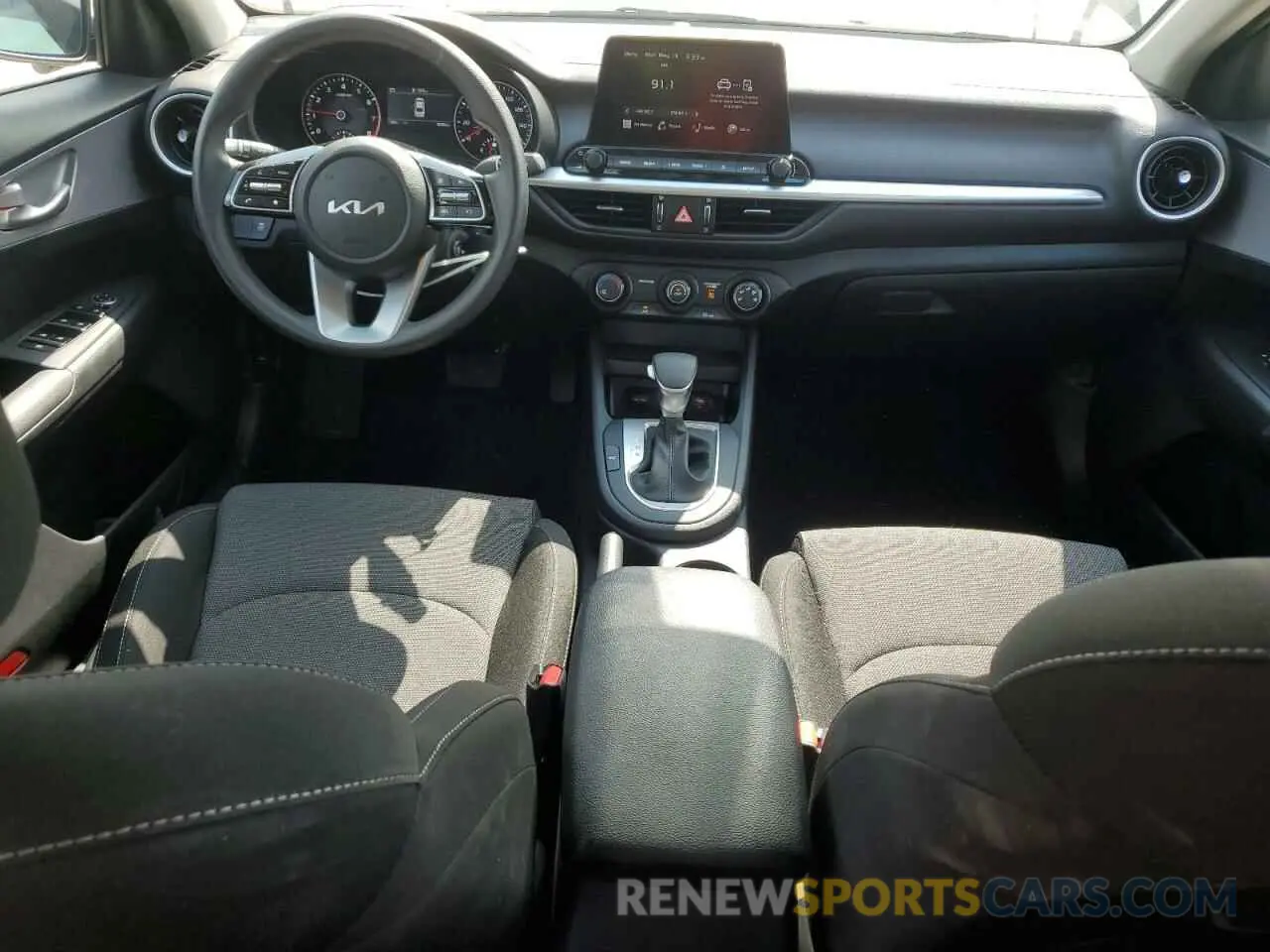 8 fotografías del automóvil dañado 3KPF24ADXRE818255 KIA FORTE 2024
