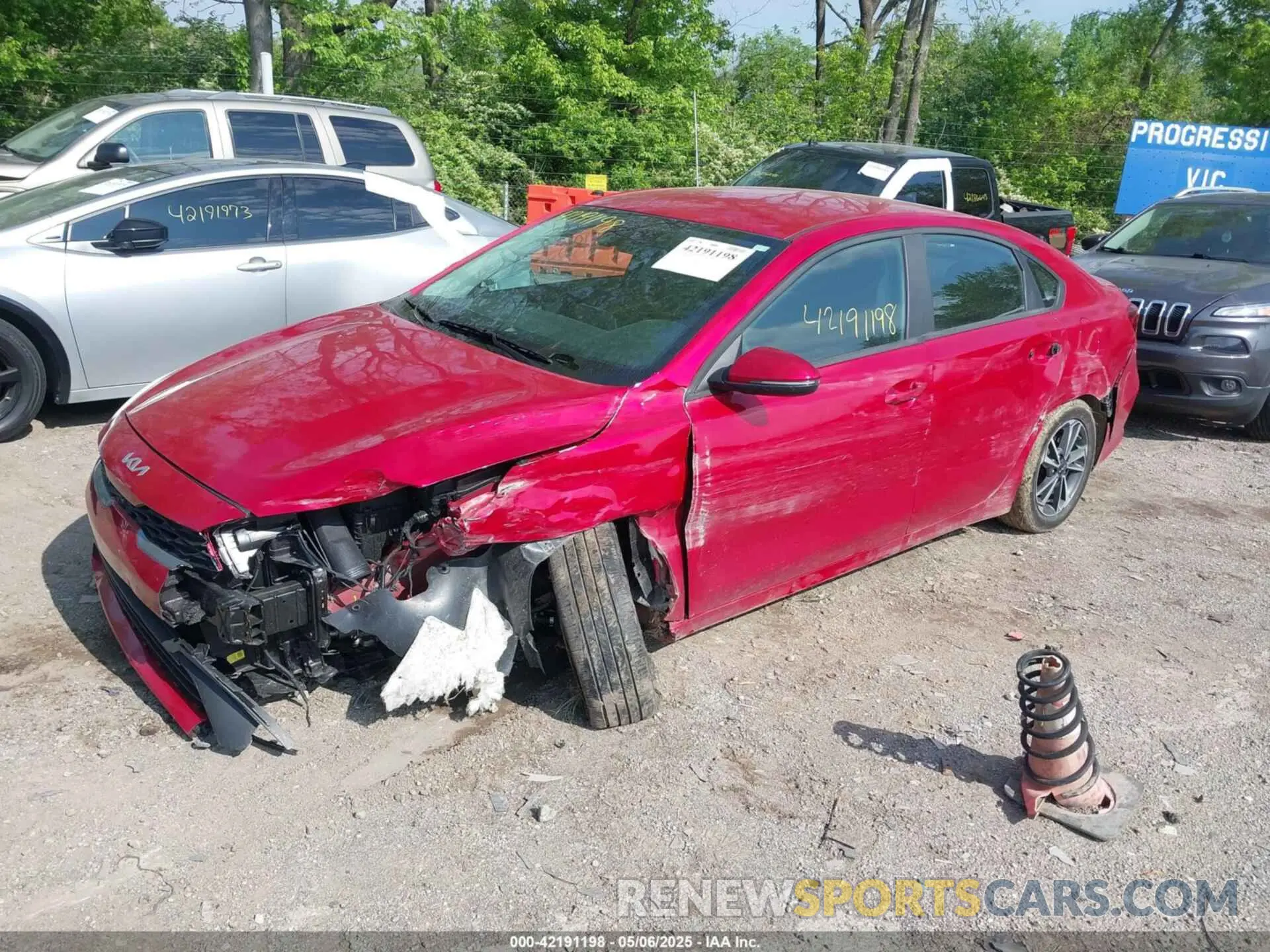 2 fotografías del automóvil dañado 3KPF24ADXRE821351 KIA FORTE 2024