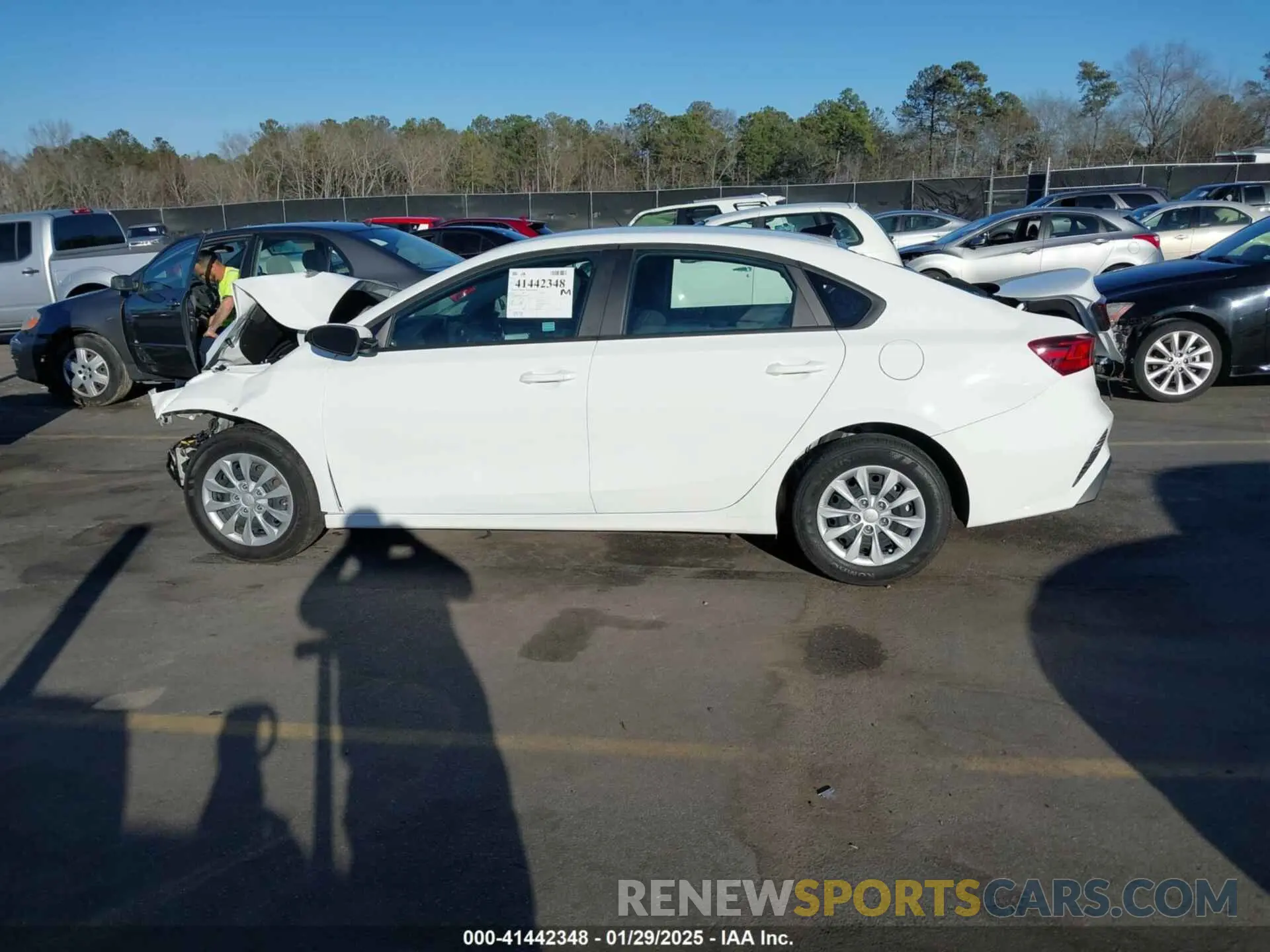 13 fotografías del automóvil dañado 3KPF24ADXRE822094 KIA FORTE 2024