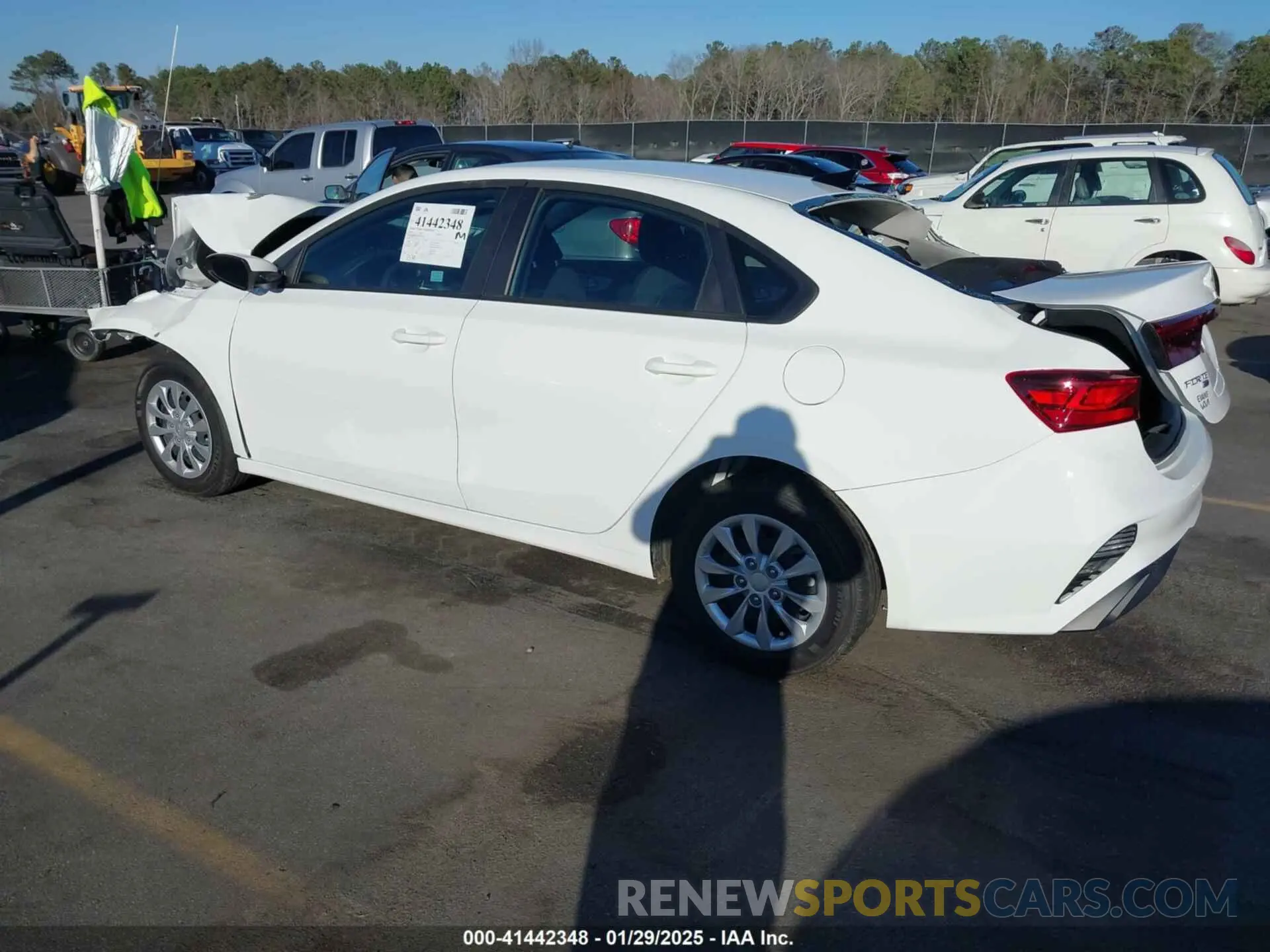 3 fotografías del automóvil dañado 3KPF24ADXRE822094 KIA FORTE 2024