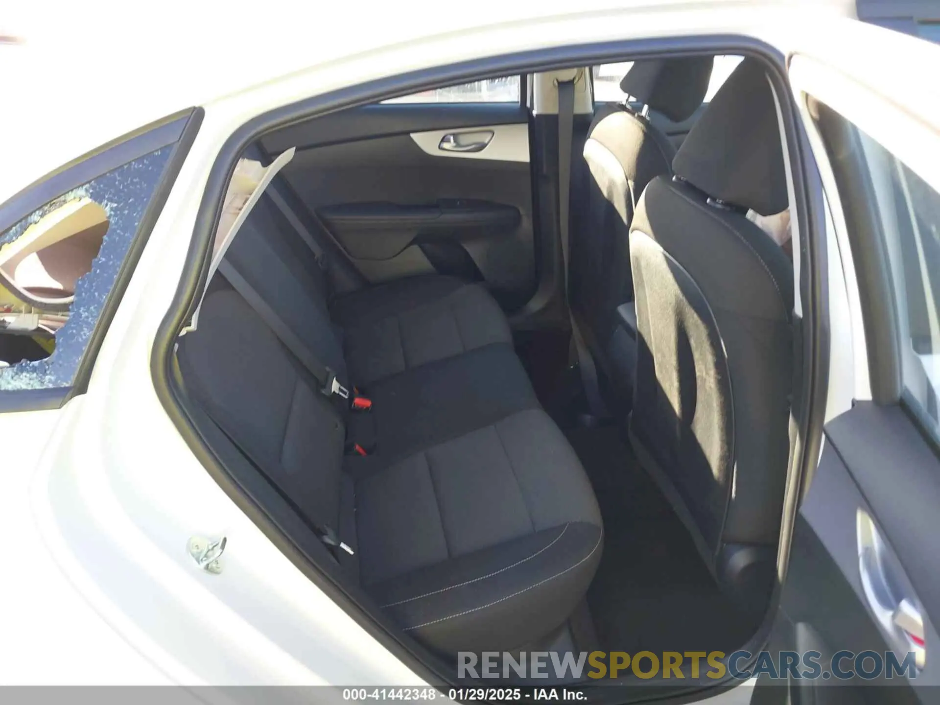 8 fotografías del automóvil dañado 3KPF24ADXRE822094 KIA FORTE 2024