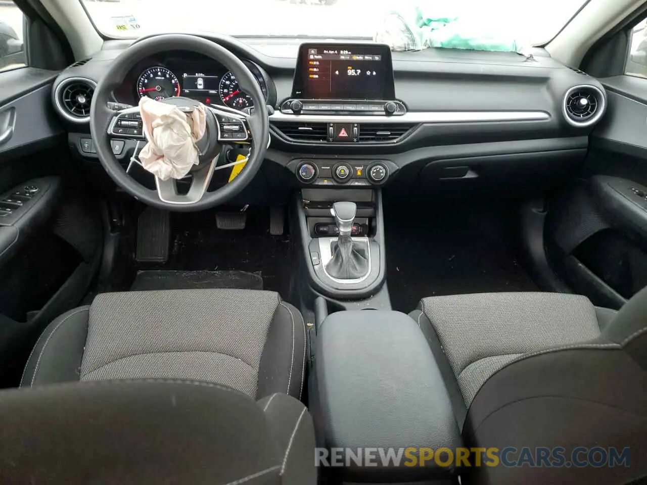 8 fotografías del automóvil dañado 3KPF24ADXRE823052 KIA FORTE 2024