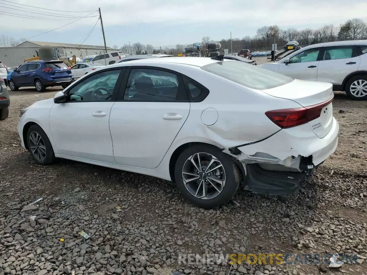 2 fotografías del automóvil dañado 3KPF24ADXRE832771 KIA FORTE 2024