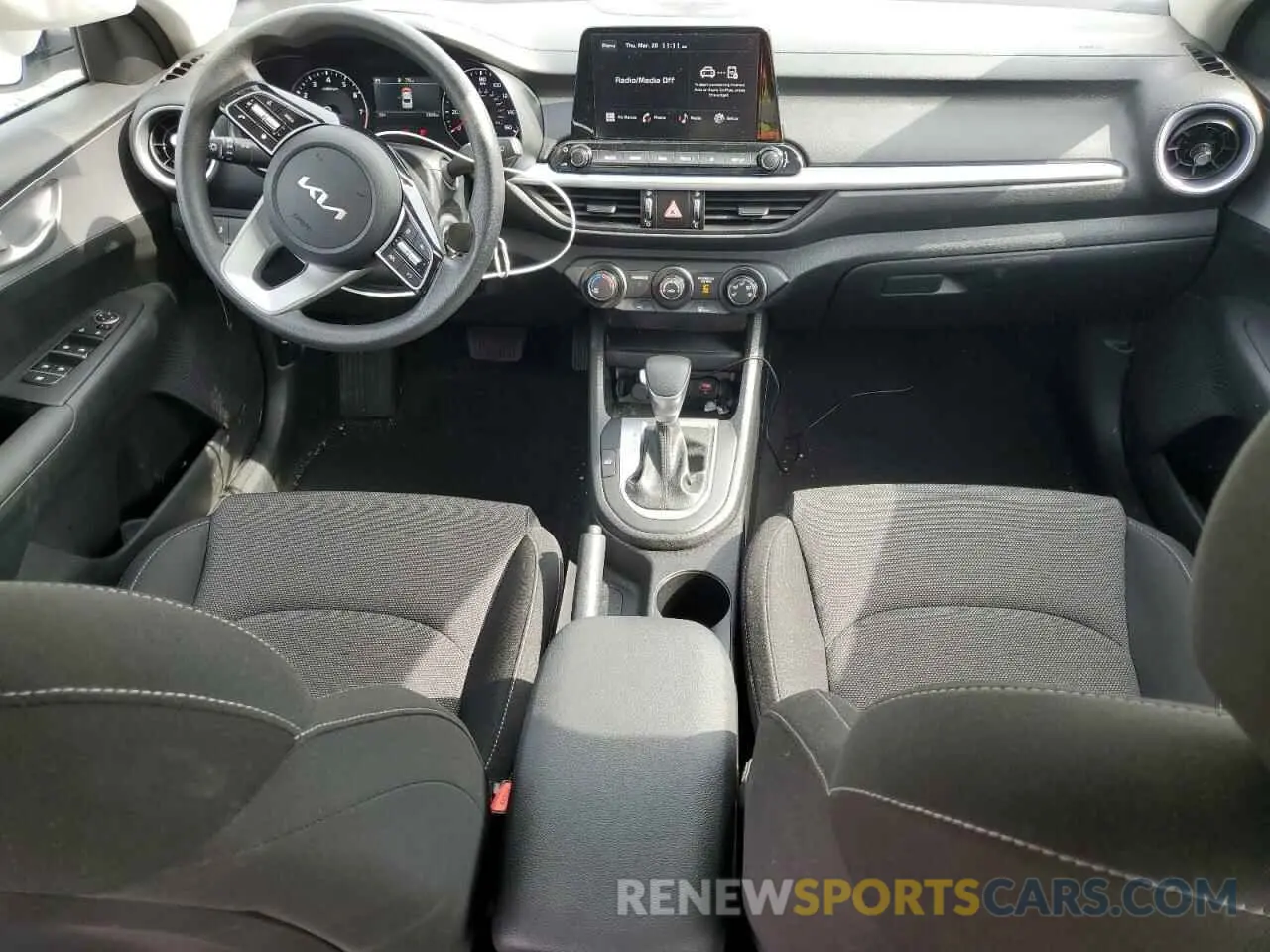 8 fotografías del automóvil dañado 3KPF24ADXRE832771 KIA FORTE 2024
