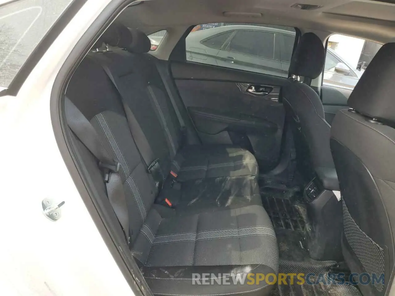 10 fotografías del automóvil dañado 3KPF34AD1RE823602 KIA FORTE 2024