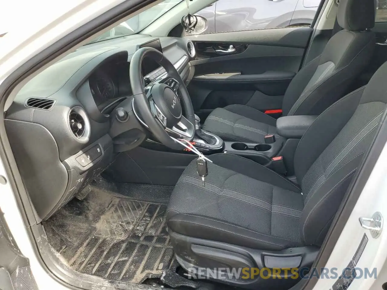 7 fotografías del automóvil dañado 3KPF34AD1RE823602 KIA FORTE 2024