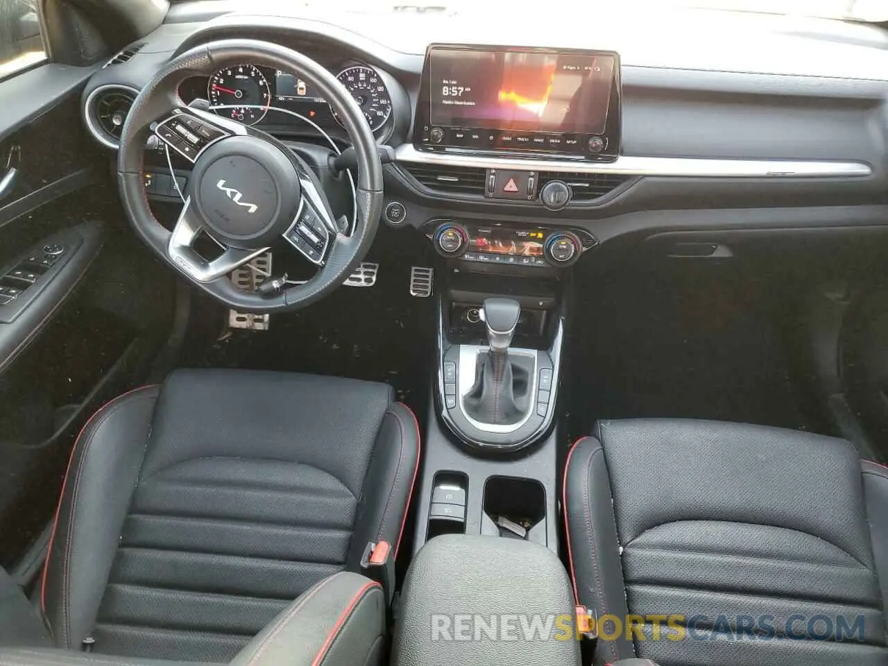 8 fotografías del automóvil dañado 3KPF44AC0RE749707 KIA FORTE 2024