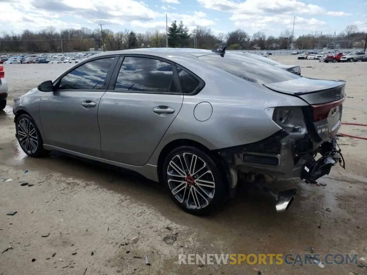 2 fotografías del automóvil dañado 3KPF44AC3RE747417 KIA FORTE 2024