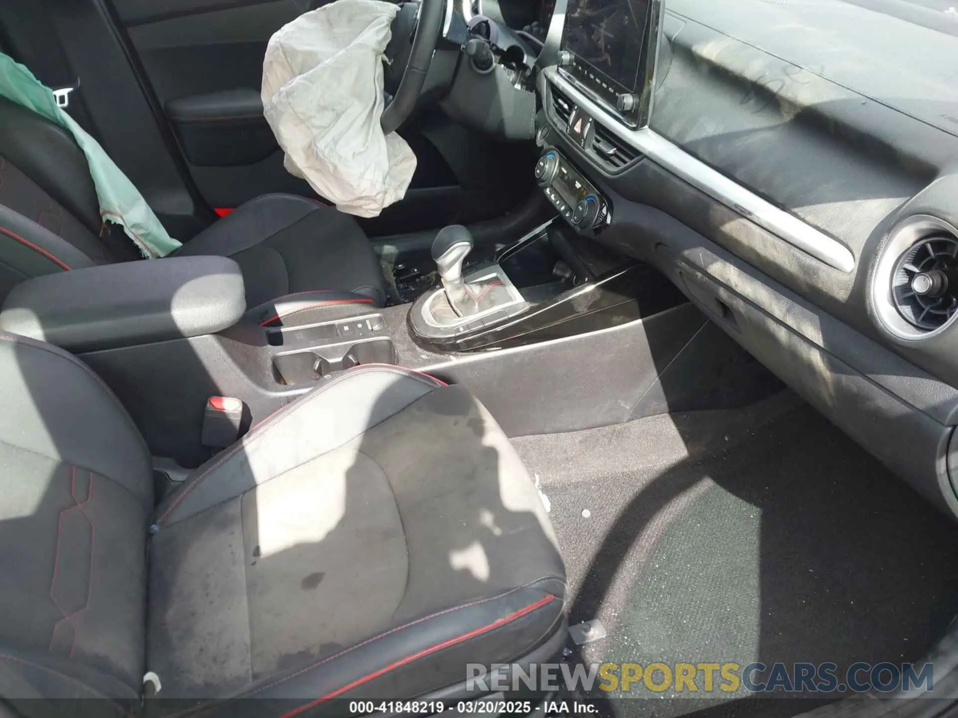 5 fotografías del automóvil dañado 3KPF44AC3RE814551 KIA FORTE 2024