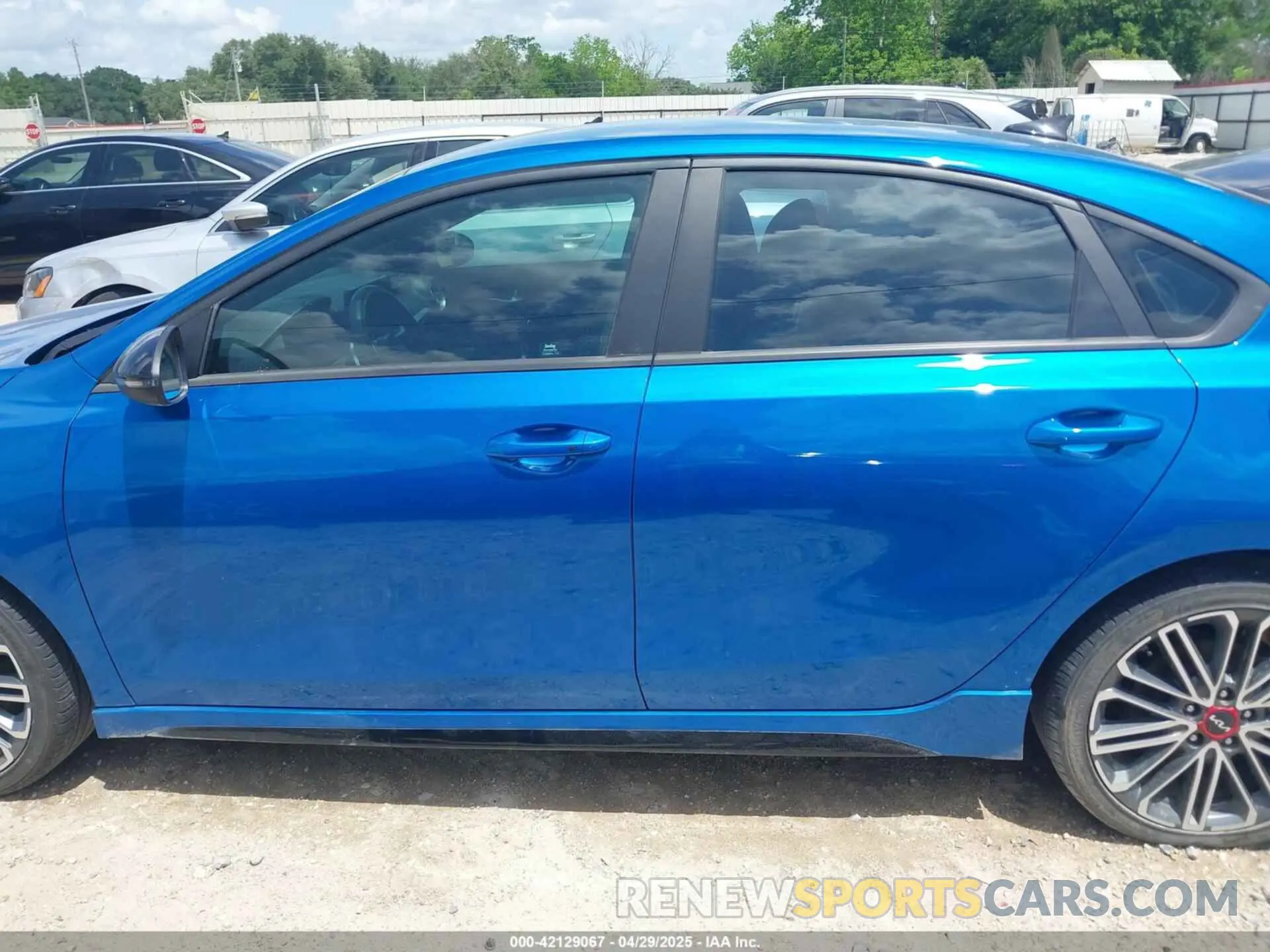 14 fotografías del automóvil dañado 3KPF44AC4RE688250 KIA FORTE 2024