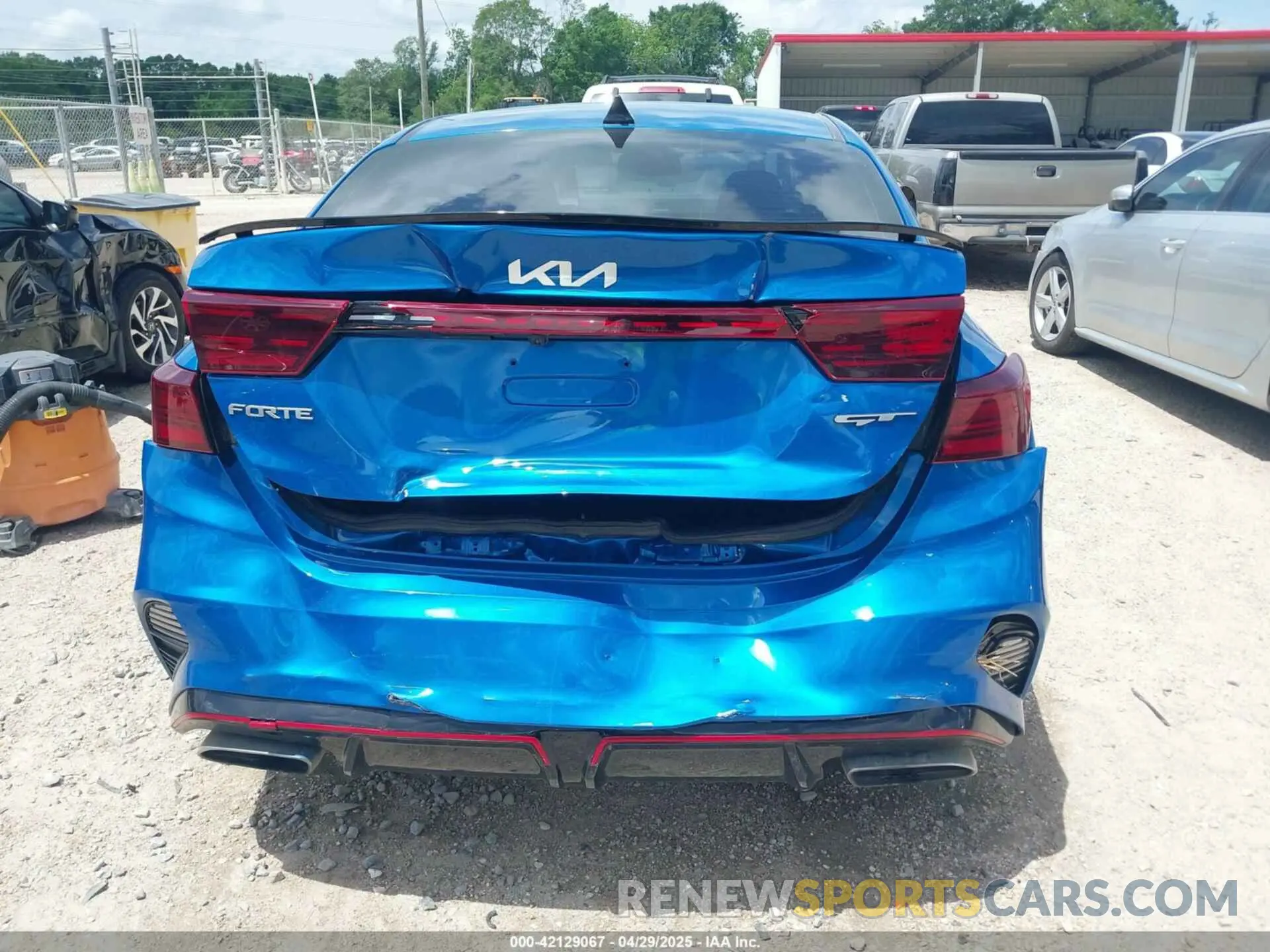 16 fotografías del automóvil dañado 3KPF44AC4RE688250 KIA FORTE 2024
