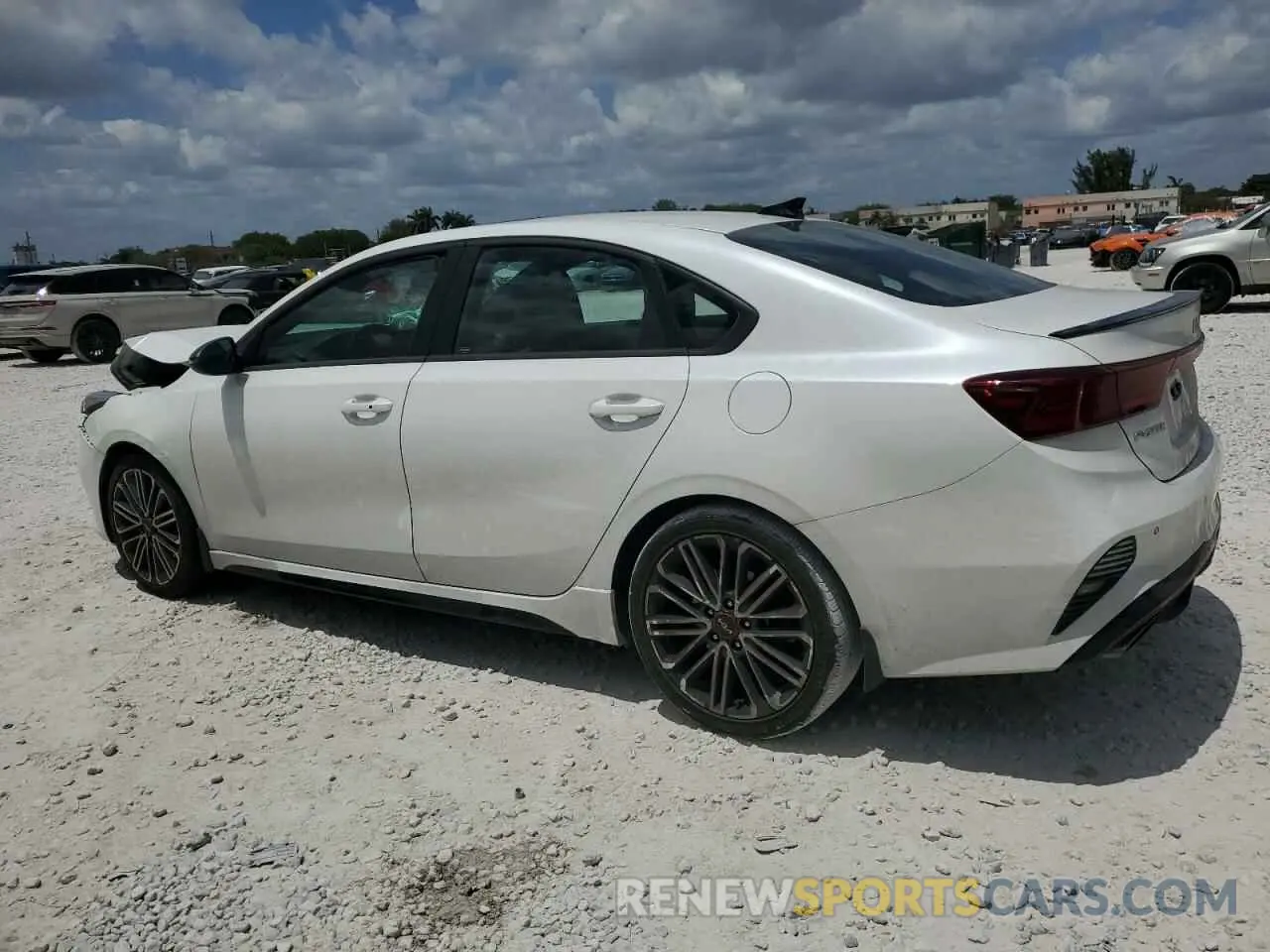 2 fotografías del automóvil dañado 3KPF44AC5RE714922 KIA FORTE 2024