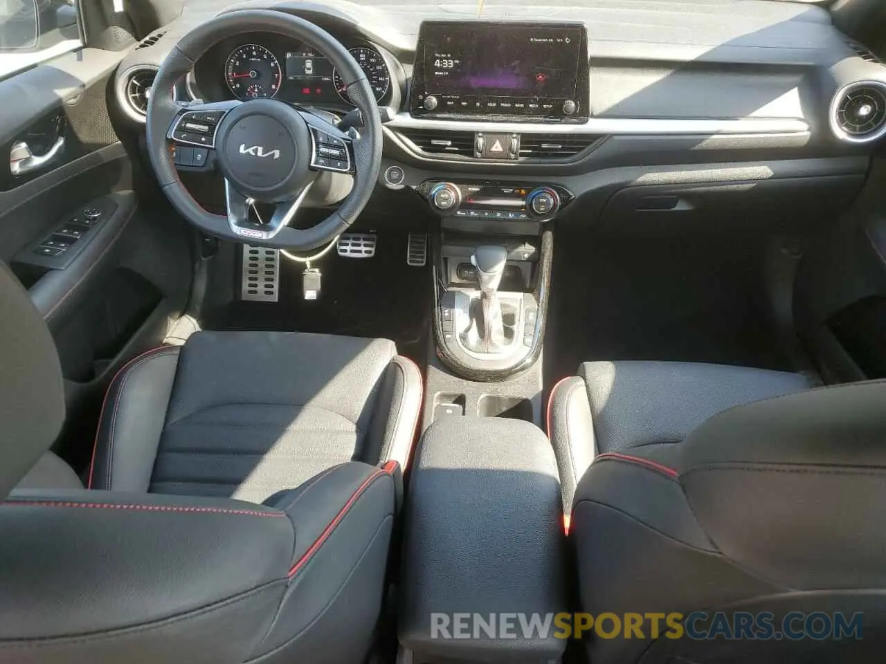 8 fotografías del automóvil dañado 3KPF44AC5RE805687 KIA FORTE 2024