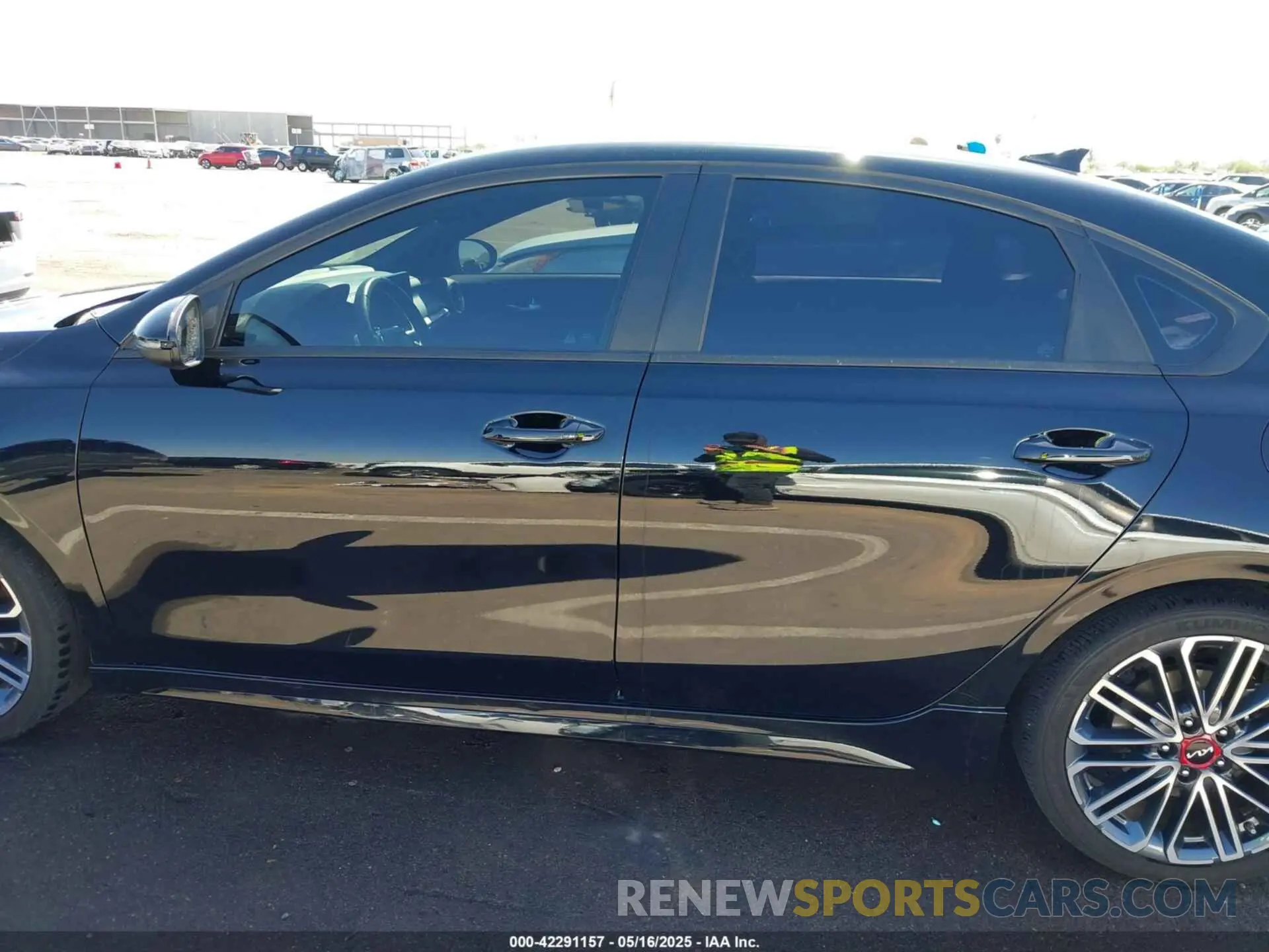 14 fotografías del automóvil dañado 3KPF44AC7RE692213 KIA FORTE 2024