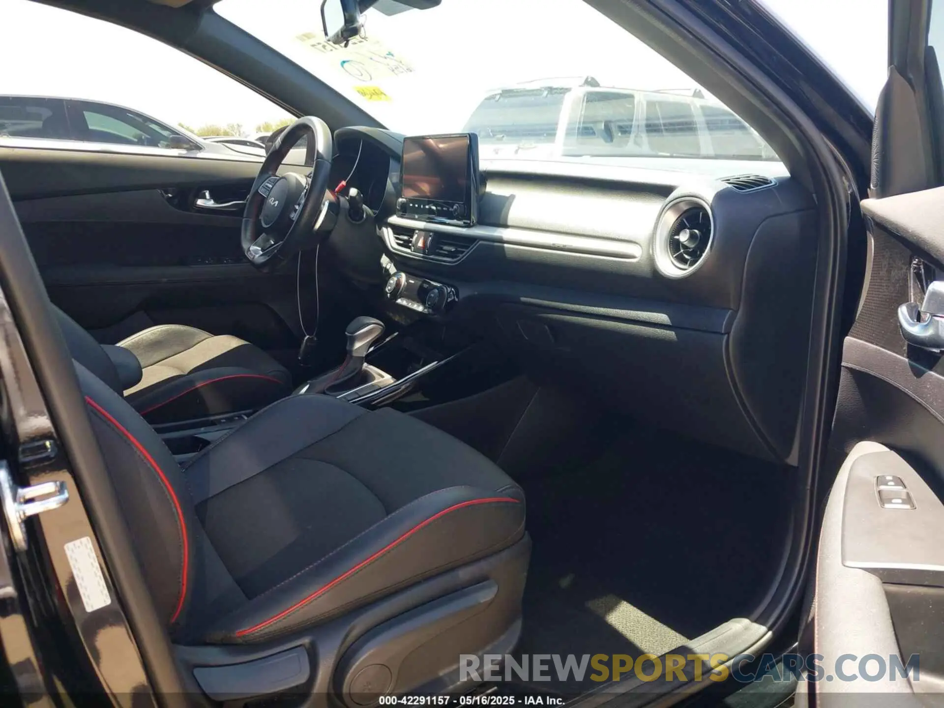 5 fotografías del automóvil dañado 3KPF44AC7RE692213 KIA FORTE 2024