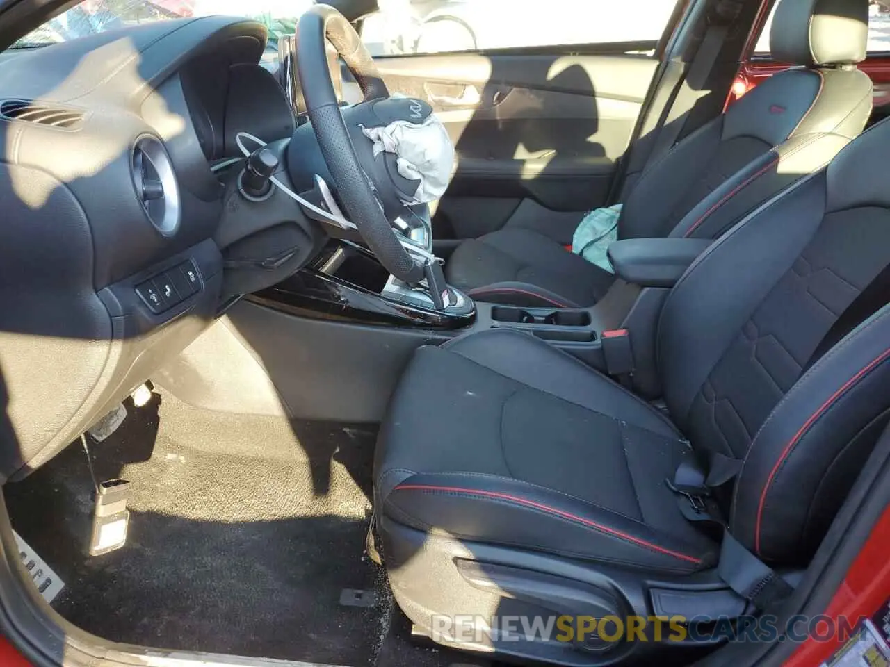 7 fotografías del automóvil dañado 3KPF44AC8RE742018 KIA FORTE 2024
