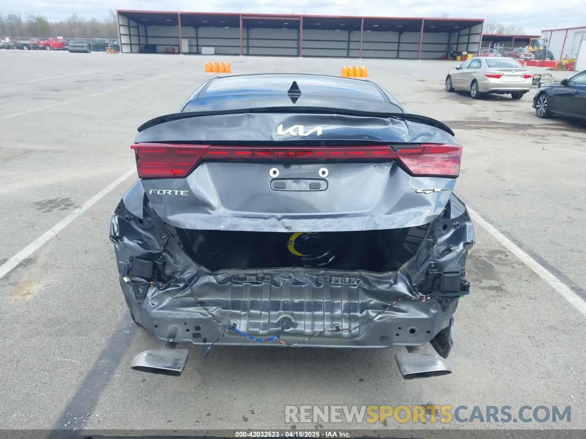 16 fotografías del automóvil dañado 3KPF44AC8RE756498 KIA FORTE 2024