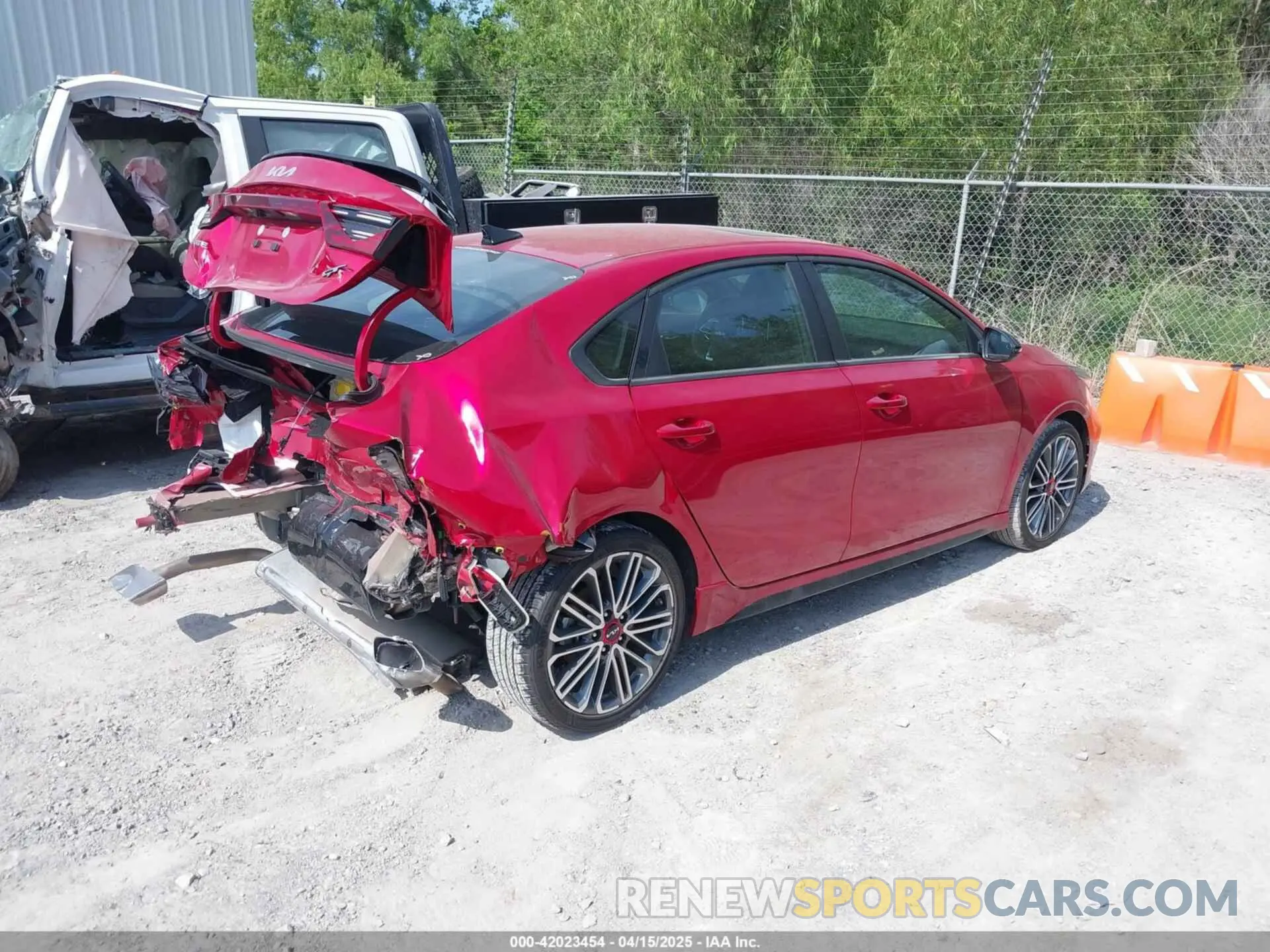 4 fotografías del automóvil dañado 3KPF44AC9RE823593 KIA FORTE 2024