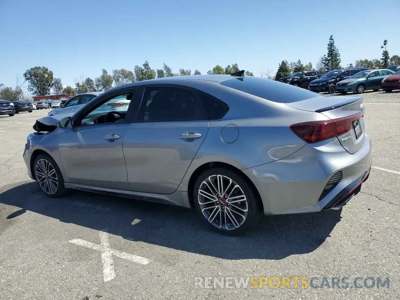 2 fotografías del automóvil dañado 3KPF44AC9RE834920 KIA FORTE 2024