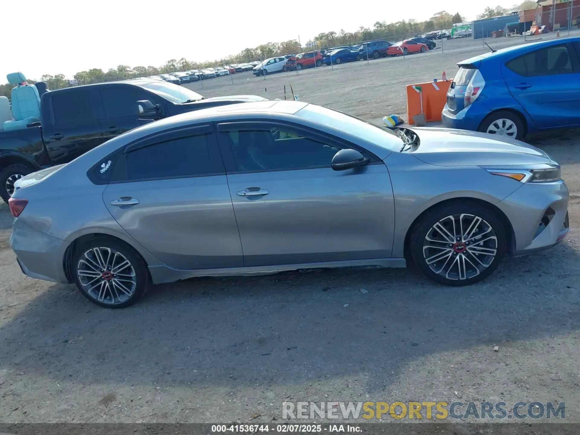 13 fotografías del automóvil dañado 3KPF44ACXRE727939 KIA FORTE 2024
