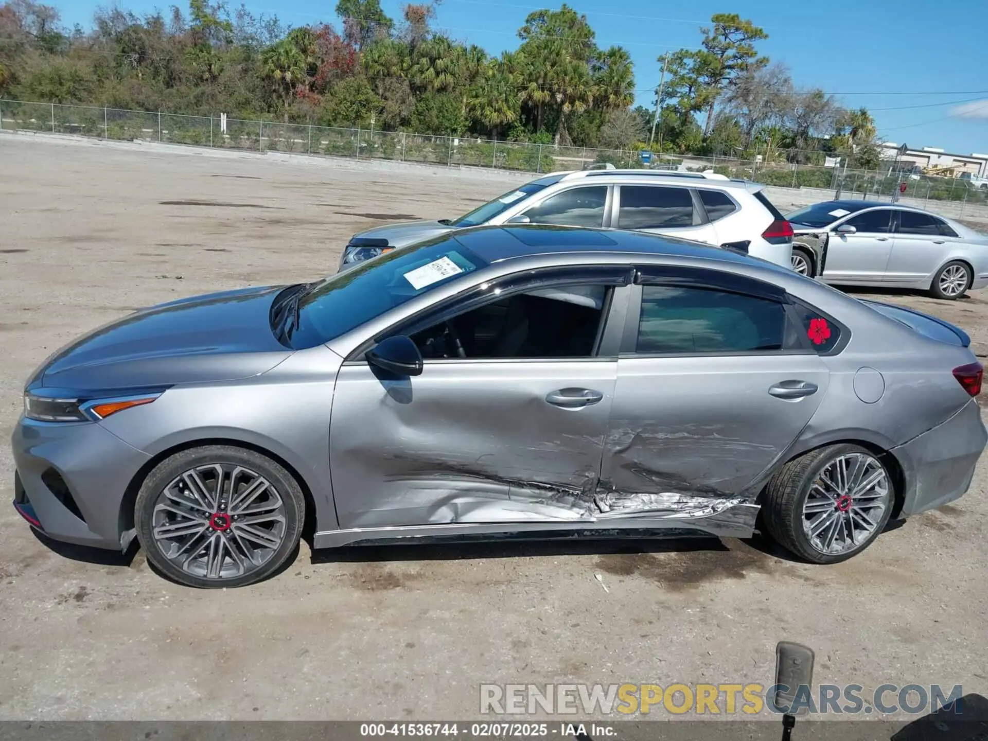 14 fotografías del automóvil dañado 3KPF44ACXRE727939 KIA FORTE 2024