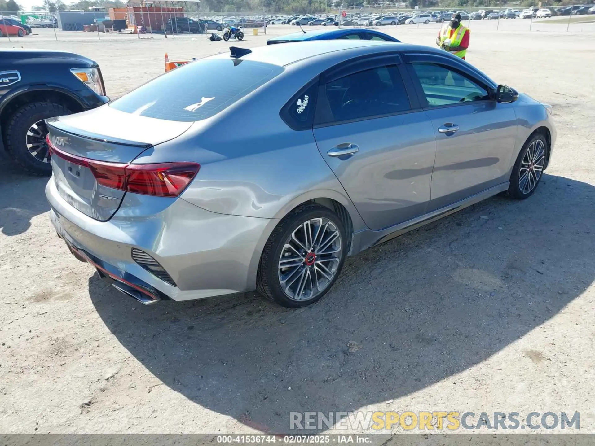 4 fotografías del automóvil dañado 3KPF44ACXRE727939 KIA FORTE 2024