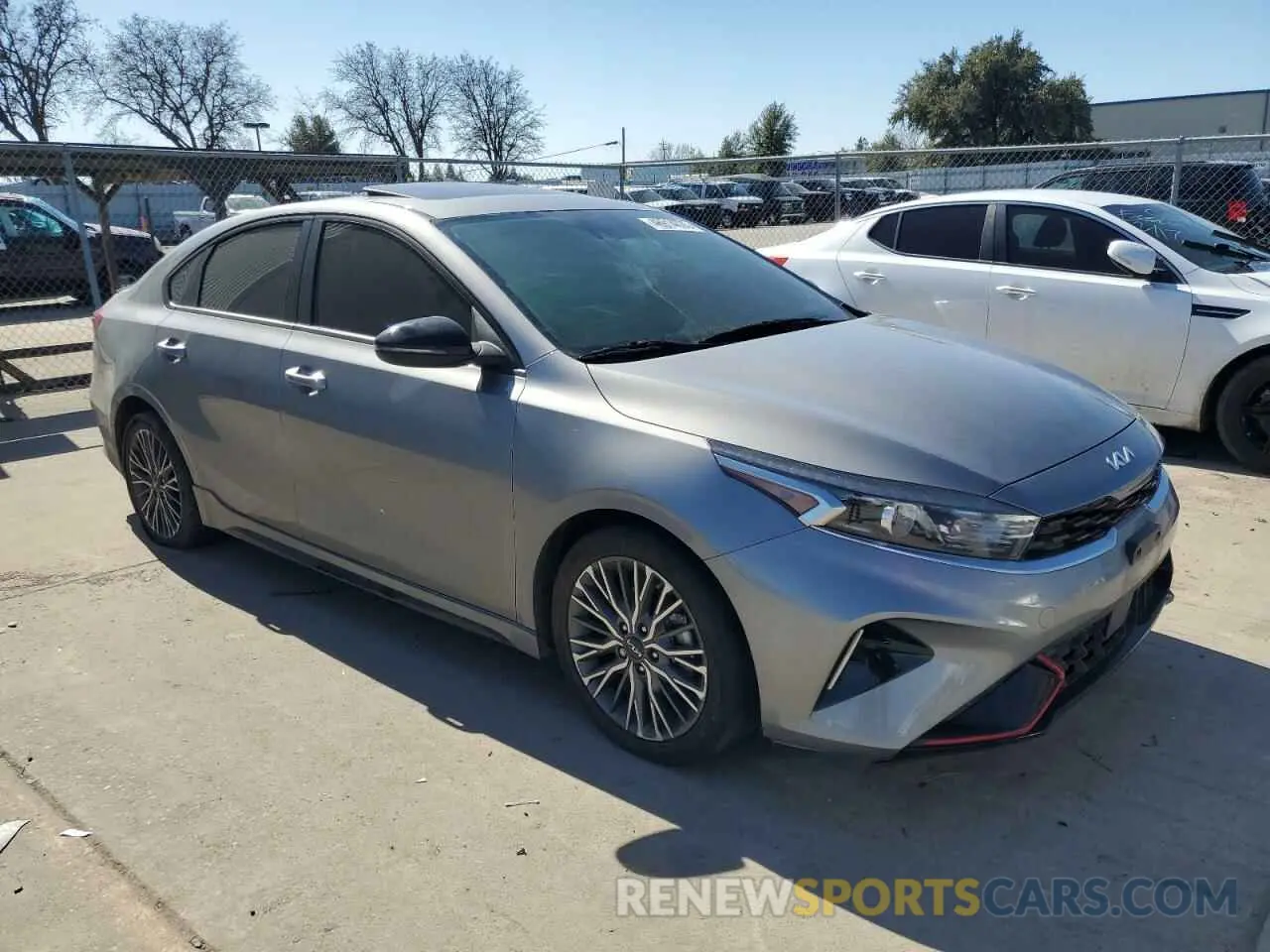 4 fotografías del automóvil dañado 3KPF54AD0RE712629 KIA FORTE 2024