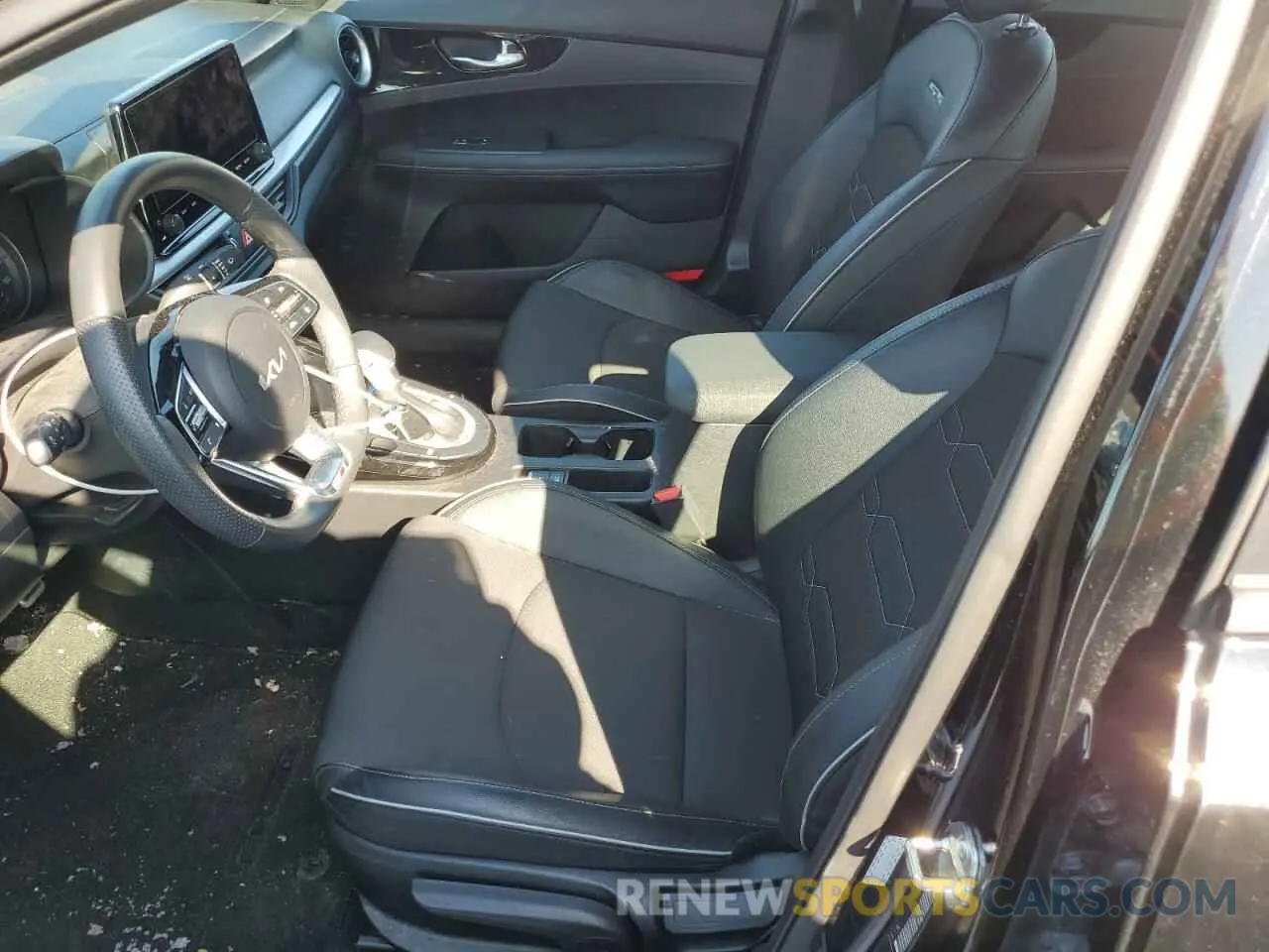 7 fotografías del automóvil dañado 3KPF54AD0RE719709 KIA FORTE 2024