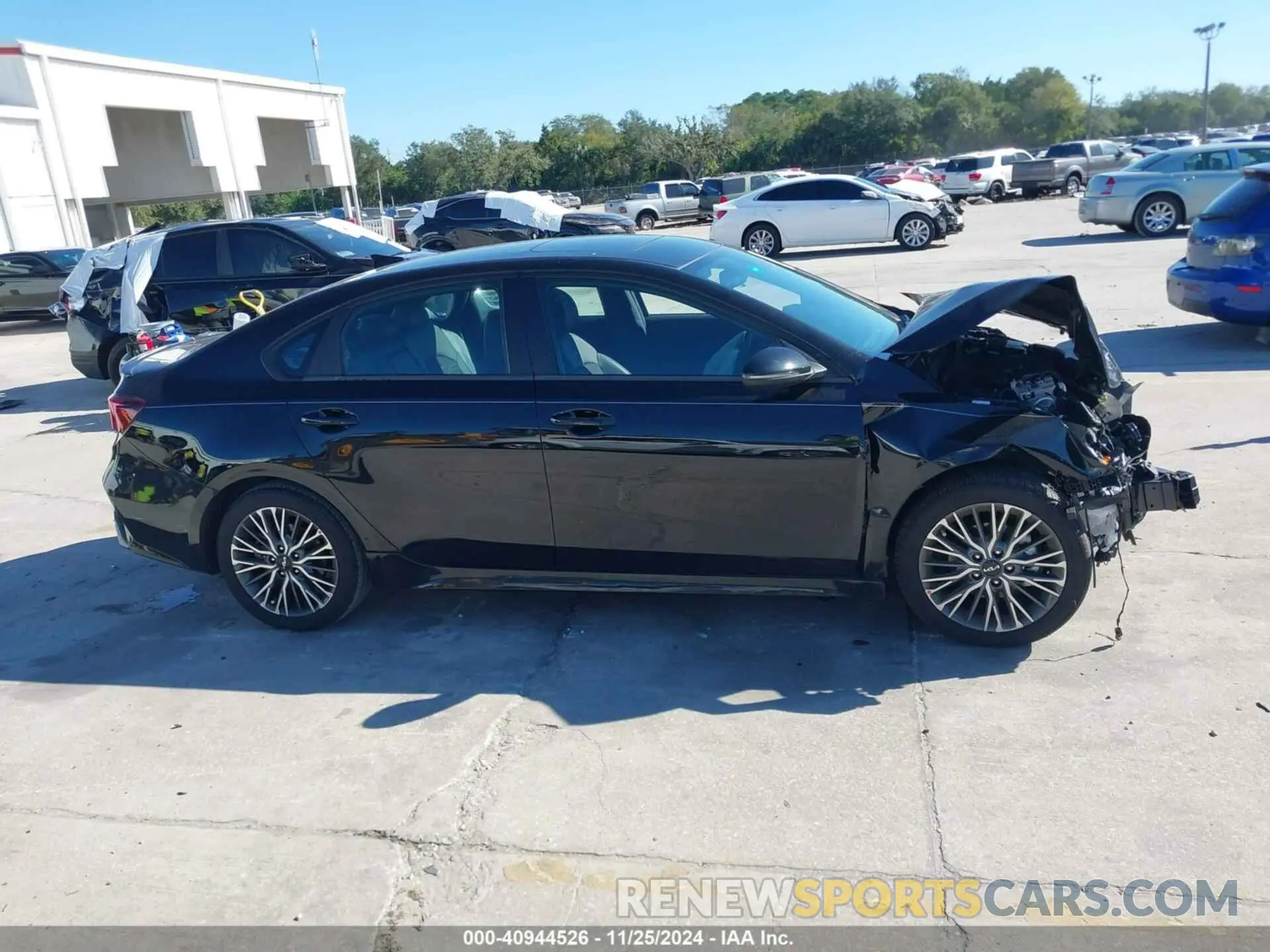 13 fotografías del automóvil dañado 3KPF54AD0RE721735 KIA FORTE 2024
