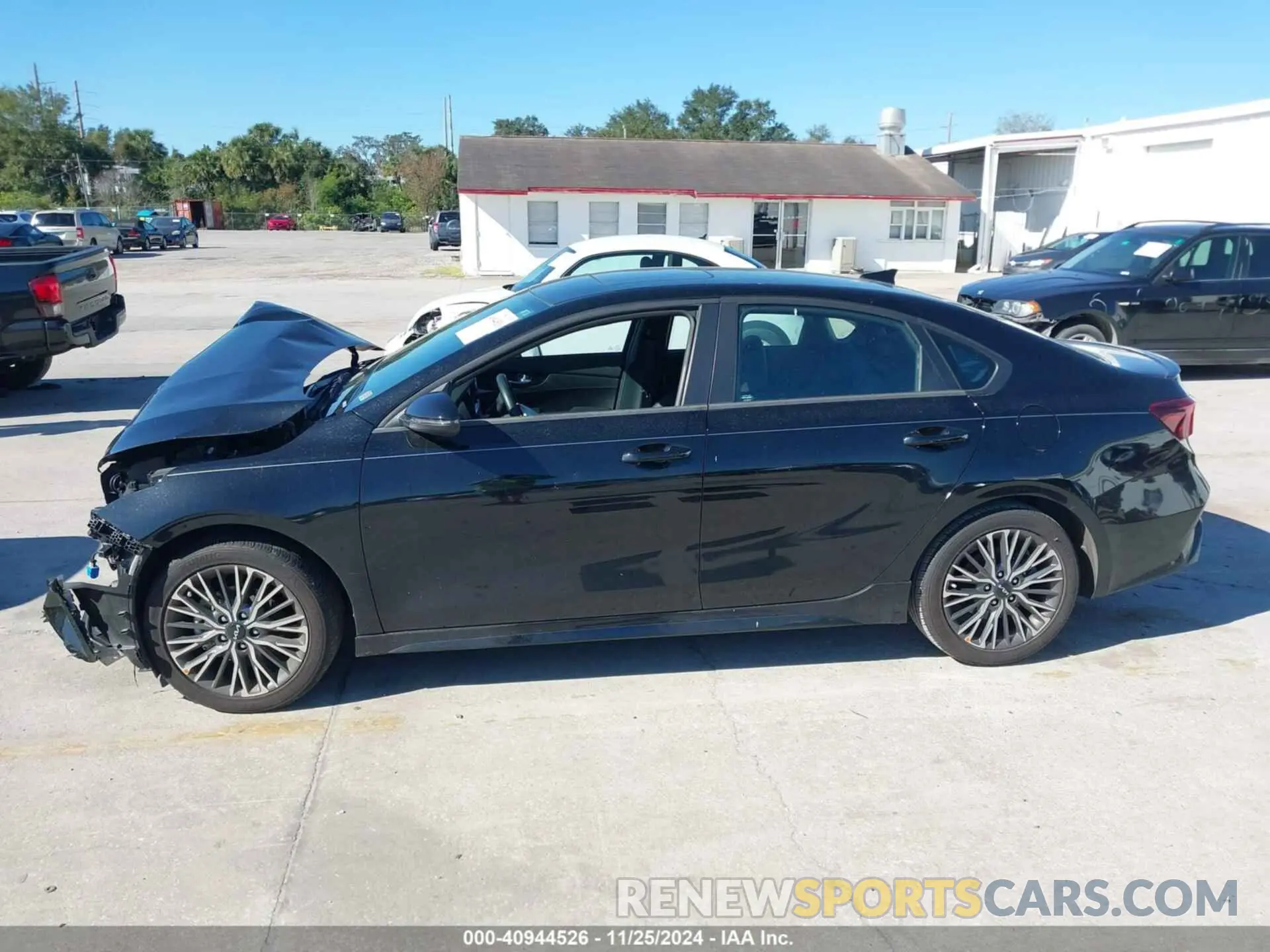 14 fotografías del automóvil dañado 3KPF54AD0RE721735 KIA FORTE 2024