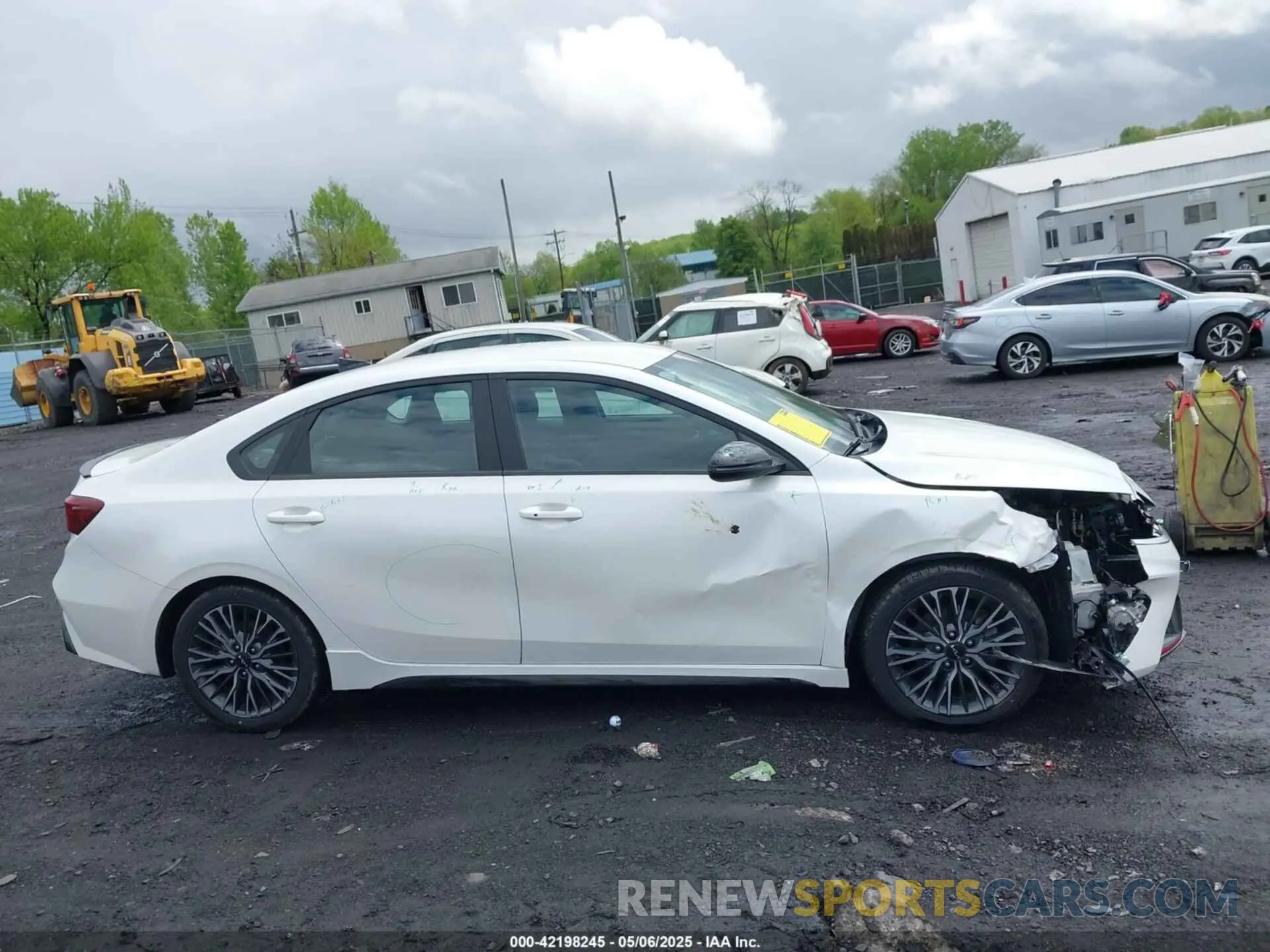 13 fotografías del automóvil dañado 3KPF54AD0RE744545 KIA FORTE 2024