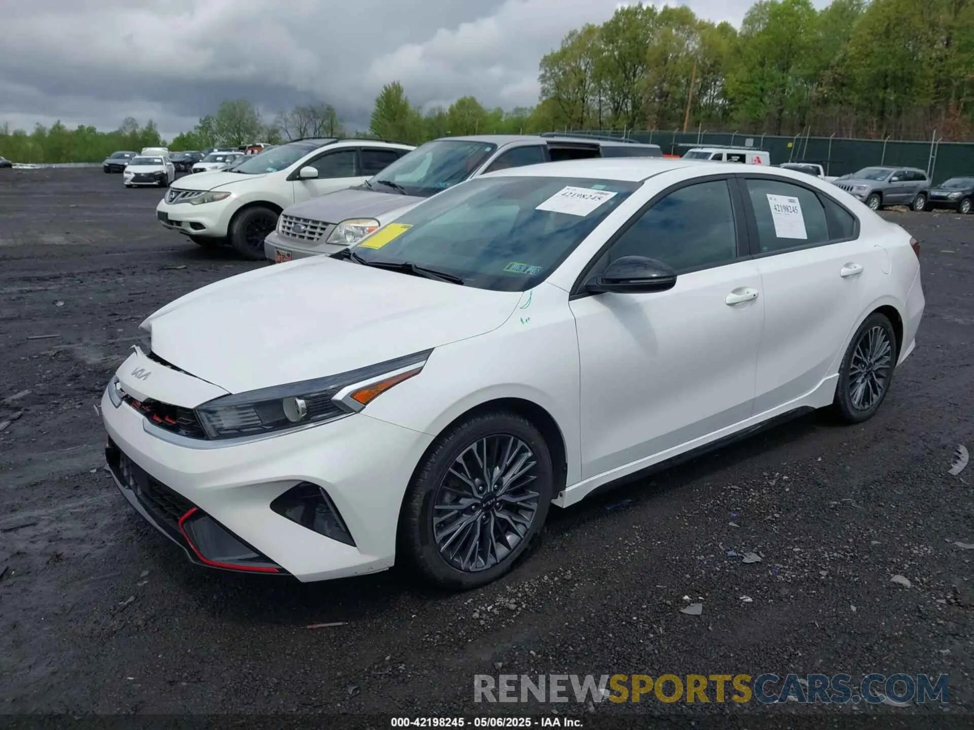 2 fotografías del automóvil dañado 3KPF54AD0RE744545 KIA FORTE 2024