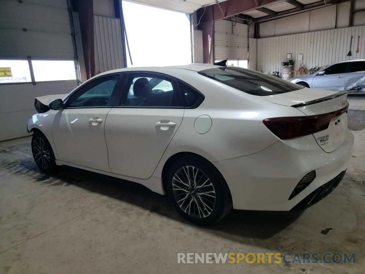 2 fotografías del automóvil dañado 3KPF54AD0RE753374 KIA FORTE 2024