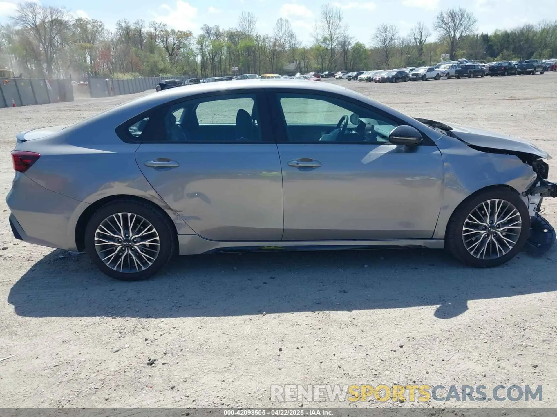 14 fotografías del automóvil dañado 3KPF54AD0RE830843 KIA FORTE 2024