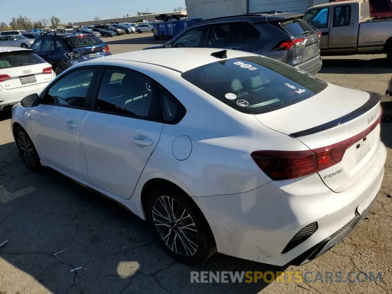 2 fotografías del automóvil dañado 3KPF54AD1RE707357 KIA FORTE 2024