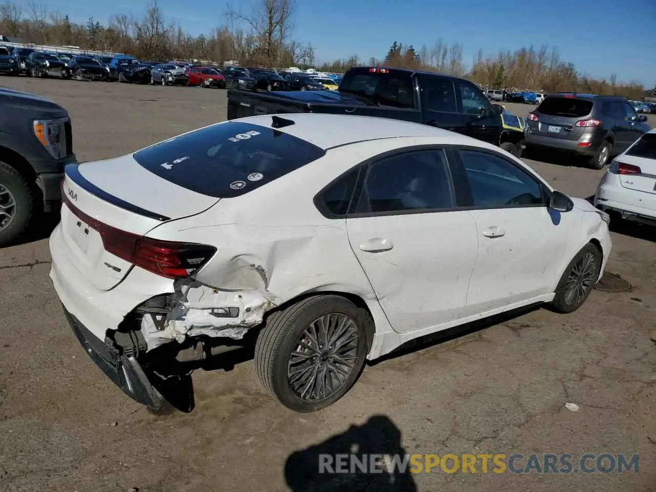 3 fotografías del automóvil dañado 3KPF54AD1RE707357 KIA FORTE 2024