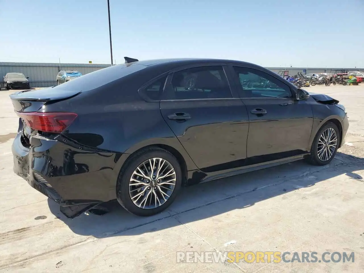3 fotografías del automóvil dañado 3KPF54AD1RE727138 KIA FORTE 2024