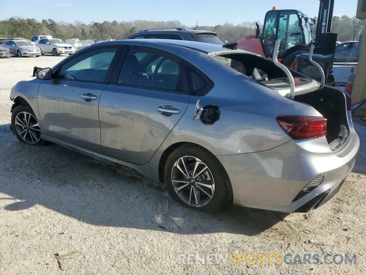 2 fotografías del automóvil dañado 3KPF54AD1RE772306 KIA FORTE 2024