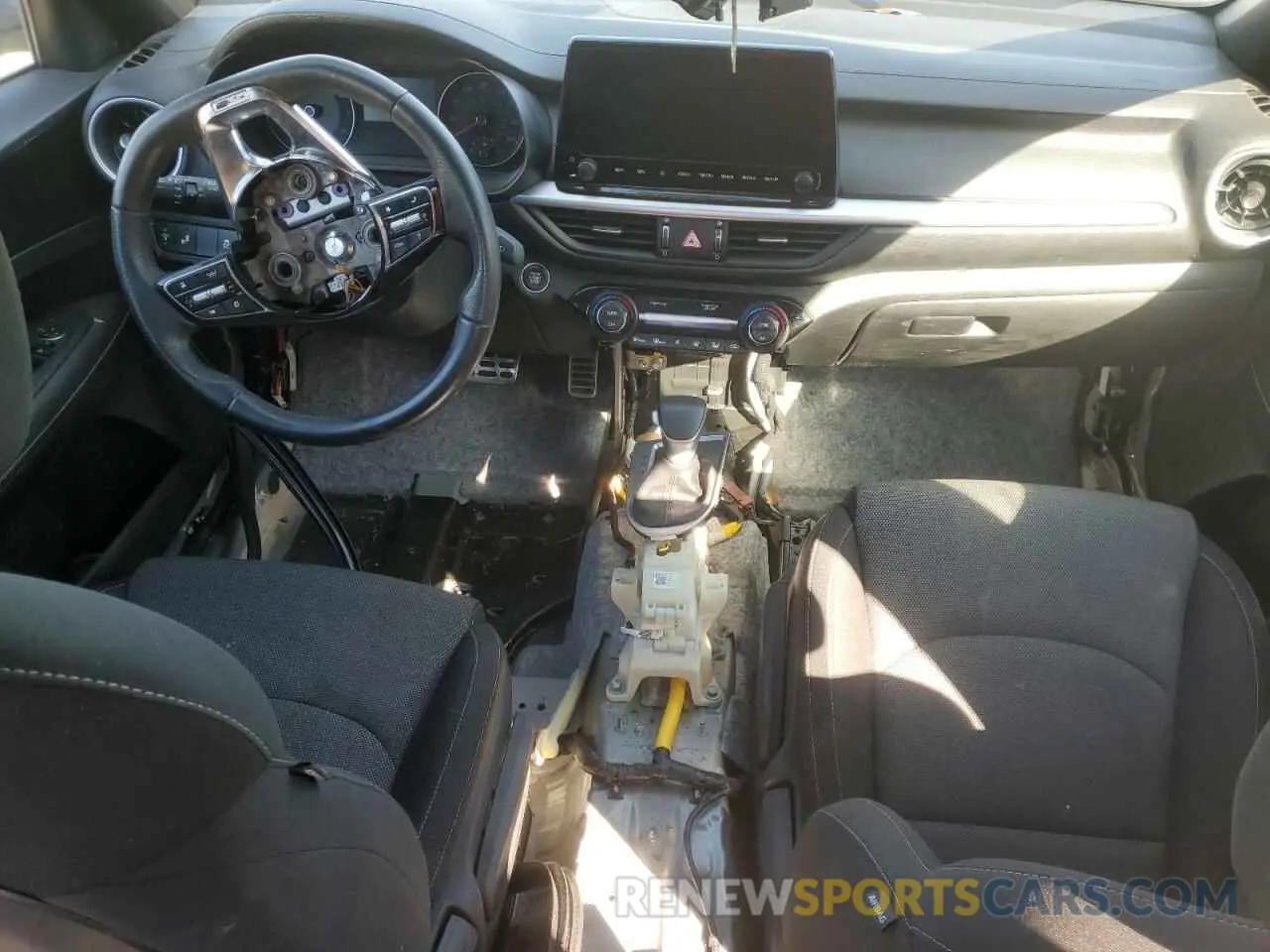 8 fotografías del automóvil dañado 3KPF54AD1RE772306 KIA FORTE 2024