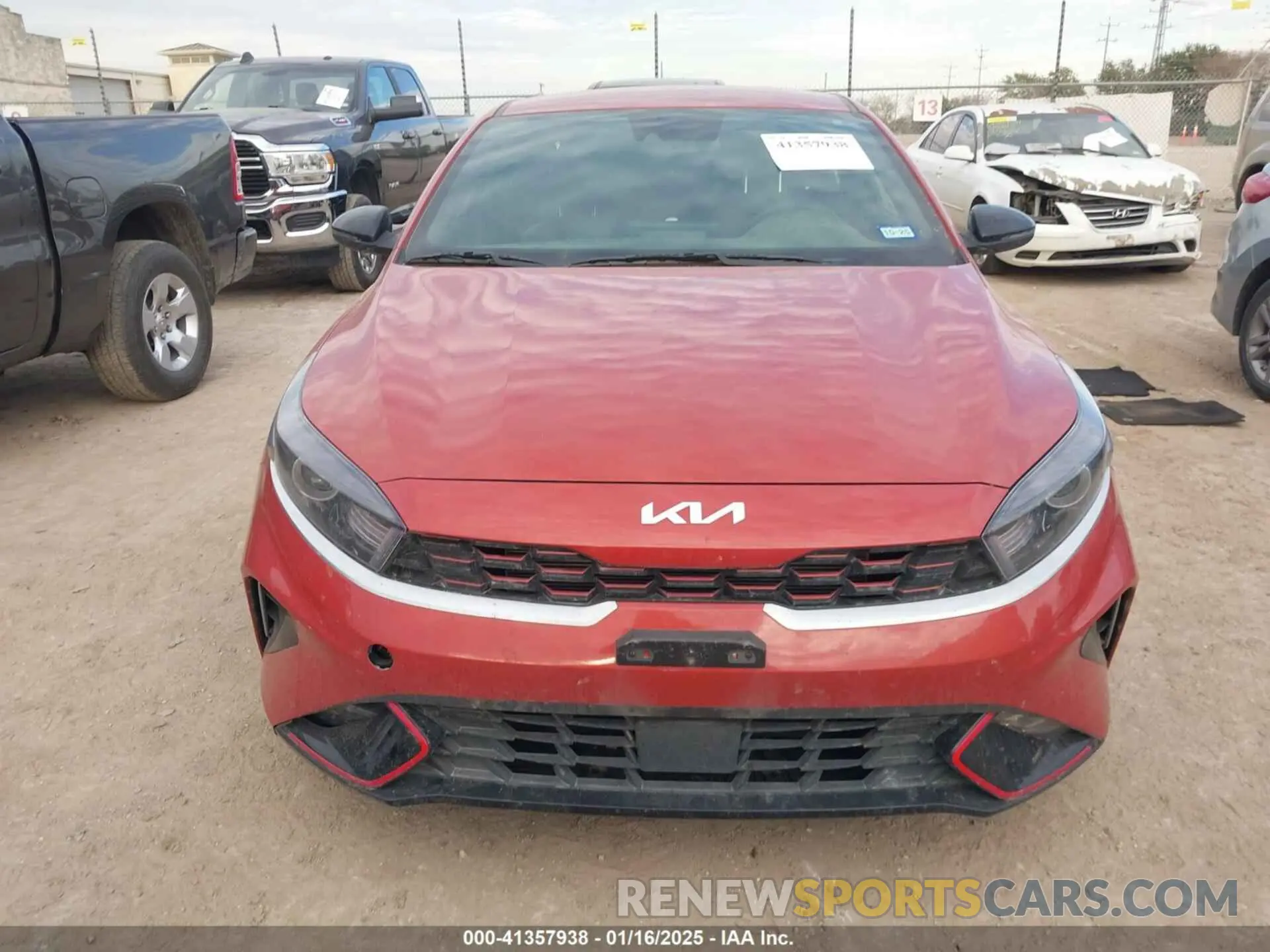 12 fotografías del automóvil dañado 3KPF54AD2RE691525 KIA FORTE 2024