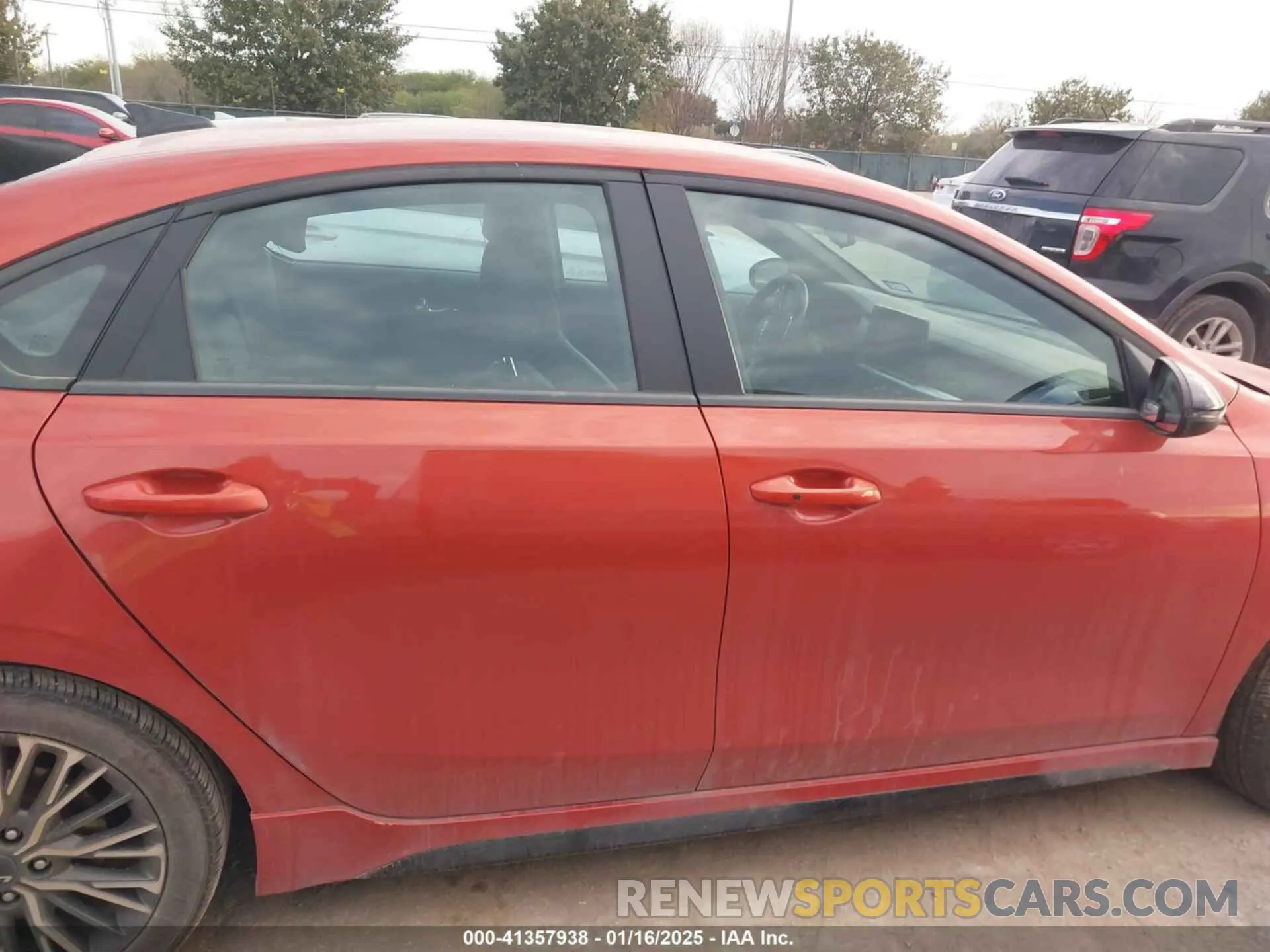 13 fotografías del automóvil dañado 3KPF54AD2RE691525 KIA FORTE 2024